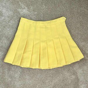 Yellow Pleated Mini Skort; Pickleball/Tenniscore